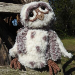 funny furry owl soft donkerbruin
