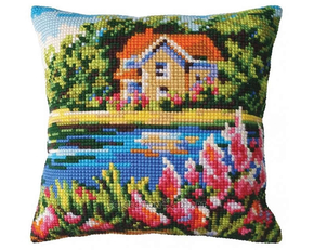 kruissteekkussen lake house