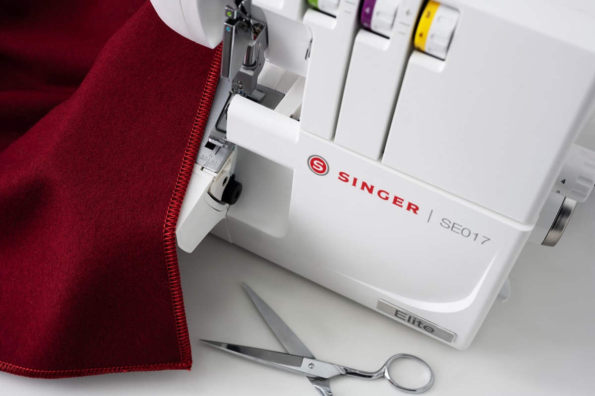 Overlock machine singer Elite SE017